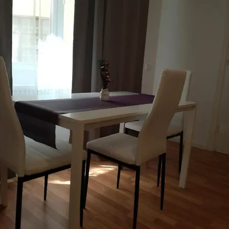 Apartamento Black & White 2 *