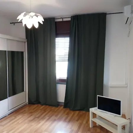 Black & White 2 Apartment *